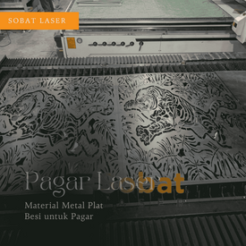 Proses pemotongan plat besi menggunakan mesin CNC laser cutting presisi tinggi.